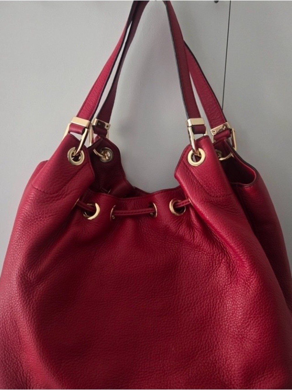 Michael Kors Red Leather Shoulder Bag with Gold Hardware like new - Picture 10 of 12